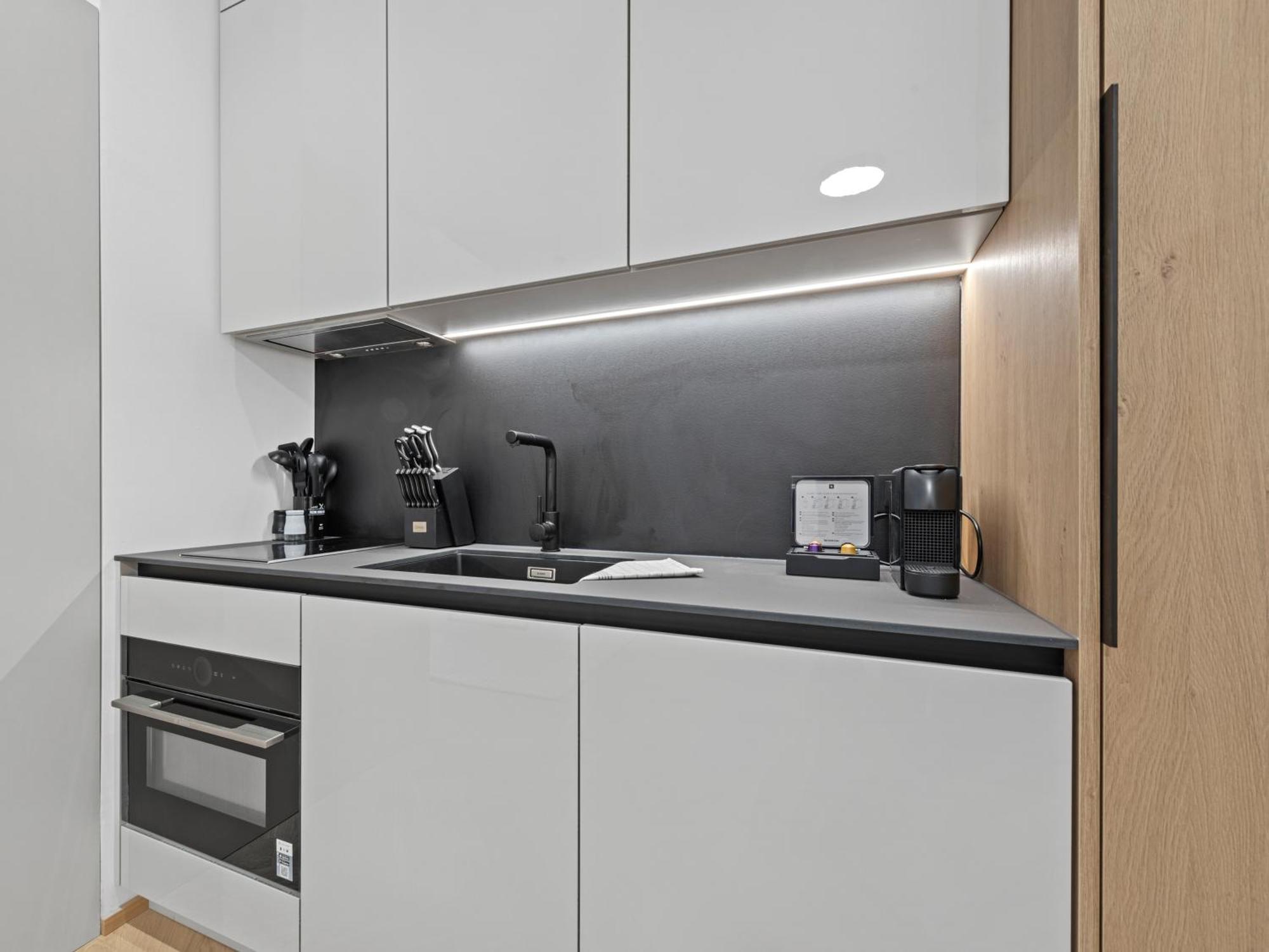 Gt7 Apartments District 9 - Managed By Sky9 Apartments Вена Экстерьер фото